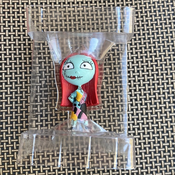 Disney Tim Burton's The Nightmare Before Christmas 25 Year Sally Ornament. - Picture 4 of 13